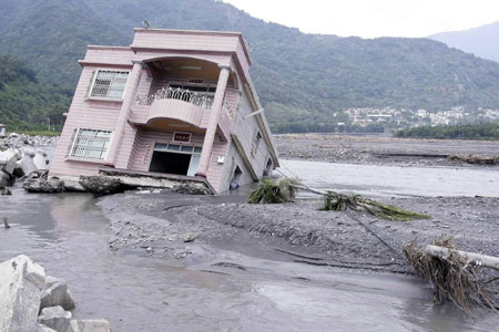 Over 600 dead, missing in Taiwan as army digs for bodies