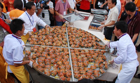 2009 crabs in one steamer shared by  2009 people