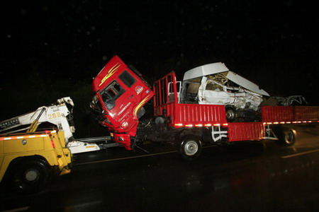 7 dead, 7 injured in Shanghai vehicle collision