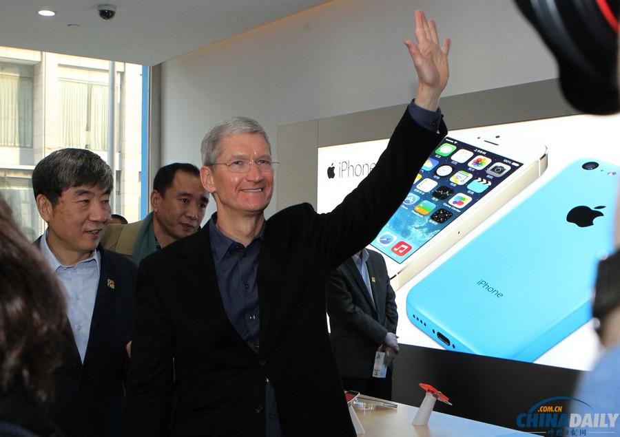 移動(dòng)4G版iPhone開賣 “果粉”獲贈(zèng)庫克簽名