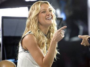 Kate Hudson seeks advice from Aniston