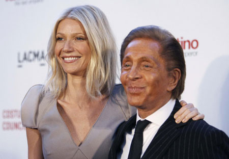 Anne Hathaway, Paltrow attend premiere of film 