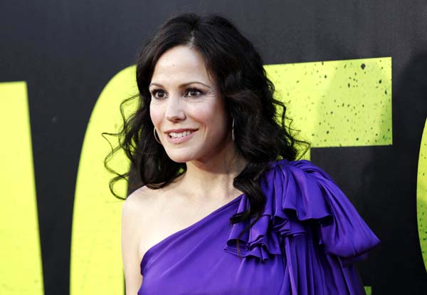 'Savages' premieres in Los Angeles