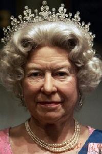 英女王80大壽百叟同樂 畫像雕像蠟像同日亮相