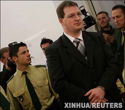 雙手沾滿鮮血 德護士殺28人被判終身監(jiān)禁