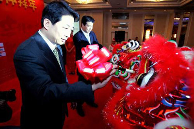 在華外企發(fā)起向中國(guó)人民集體拜年公益行動(dòng)