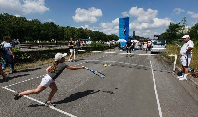 組圖：德國(guó)200萬(wàn)人在高速公路上體驗(yàn)“安靜生活”