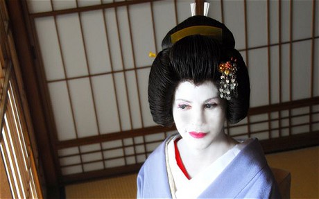 不遵守行規(guī)不尊重前輩 唯一外籍藝伎被掃地出門(mén)