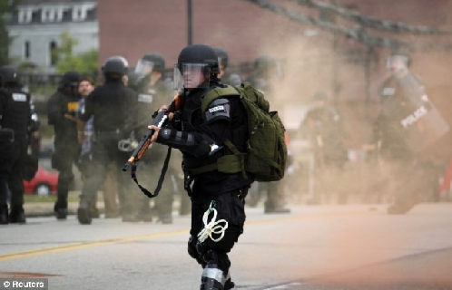 G20峰會(huì)召開匹茲堡千人示威 警察首次使用“聲彈”