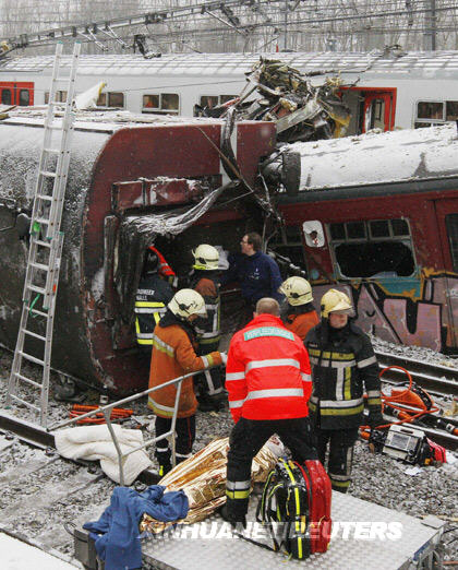 比利時(shí)火車相撞造成至少20人死亡（組圖）