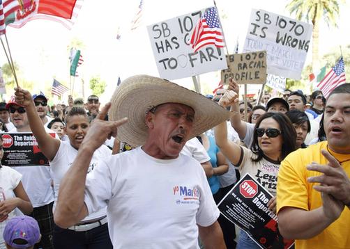 美十萬人五一期間走上街頭 抗議亞利桑那州嚴(yán)苛移民法