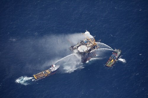 墨西哥灣爆炸石油平臺(tái)已滅火 未見油氣泄漏跡象