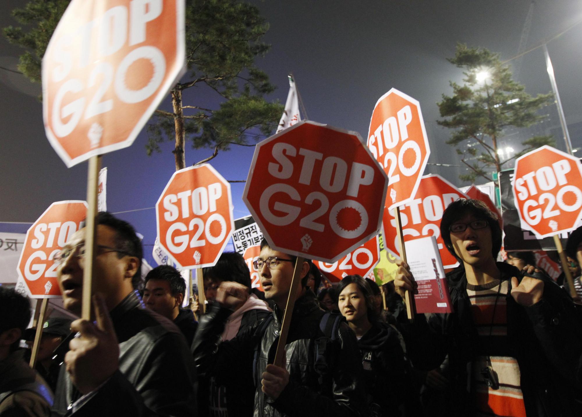 韓國(guó)數(shù)萬人游行反對(duì)G20峰會(huì) 一名恐怖嫌疑人被捕