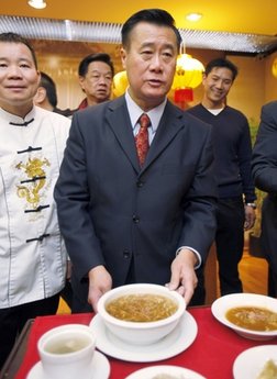 美國(guó)加州擬立法禁止魚翅交易 引發(fā)華裔居民熱議