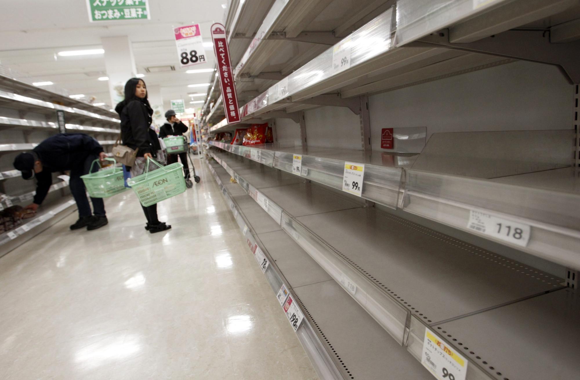 日本仙臺重災區(qū)降大雪 生活必需品供應緊張（圖集）