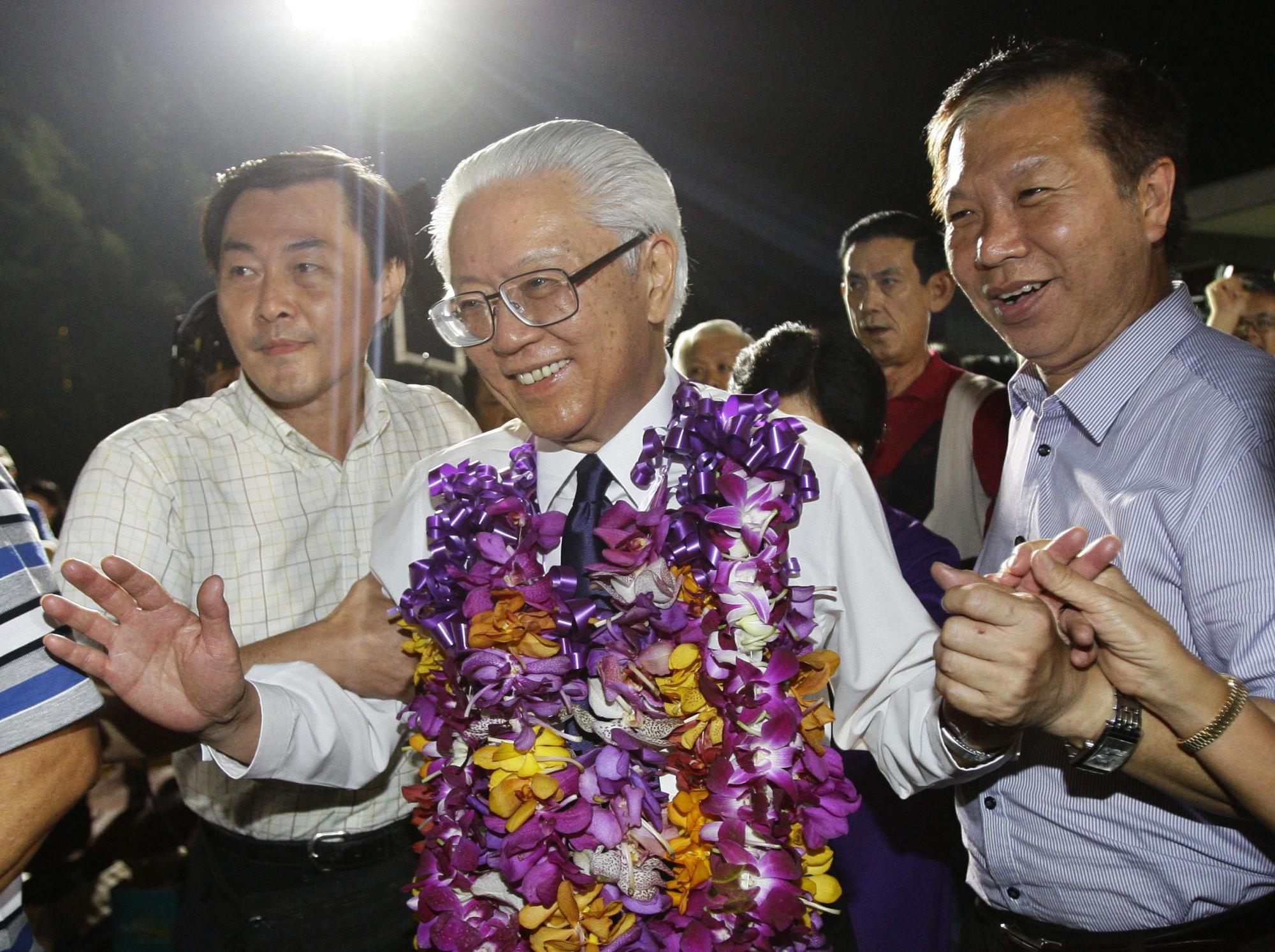 新加坡首次舉行真正總統(tǒng)選舉 前副總理陳慶炎當選