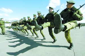 俄羅斯打造新型軍隊(duì) 2012年總員不超100萬(wàn)
