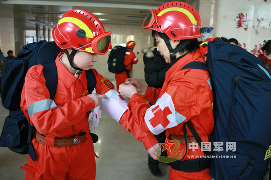 我駐海地維和警察防暴隊(duì)積極展開(kāi)自救