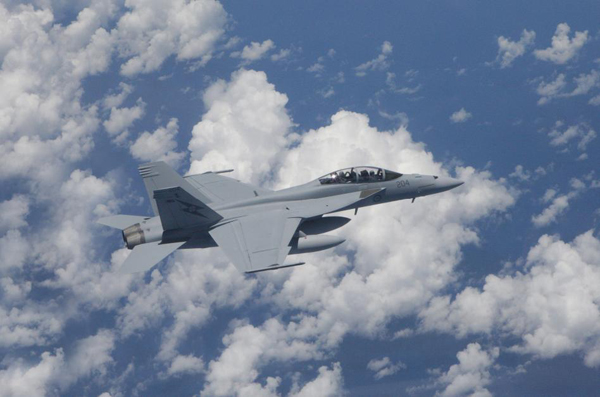 澳空軍首批超級大黃蜂戰(zhàn)機飛越太平洋回國