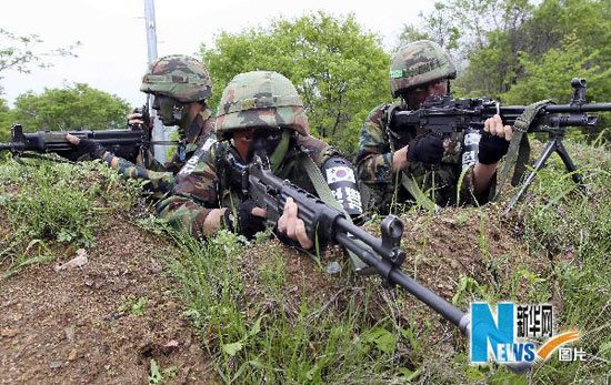 組圖：韓國(guó)軍隊(duì)在韓朝邊界舉行軍演