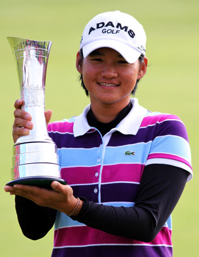 圖：臺(tái)灣選手曾雅妮英國(guó)女子高爾夫公開賽奪冠