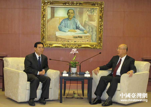河北文化代表團在臺北拜會連戰(zhàn)、吳伯雄（組圖）