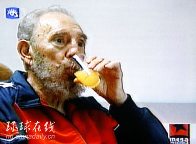 卡斯特羅3月來首次亮相錄像 與查韋斯高呼社會(huì)主義