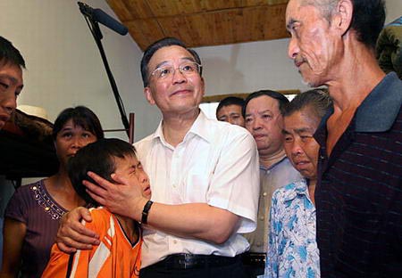 北京青年報(bào):“祭奠媽媽時(shí) 代我鞠躬”