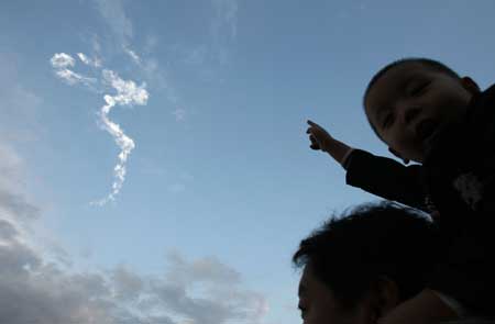 現(xiàn)場目擊嫦娥一號發(fā)射：比預計晚起飛4.6秒