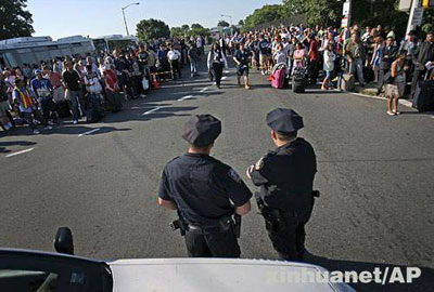約紐機(jī)場(chǎng)“詐”彈驚魂 流浪漢制造恐怖威脅被捕