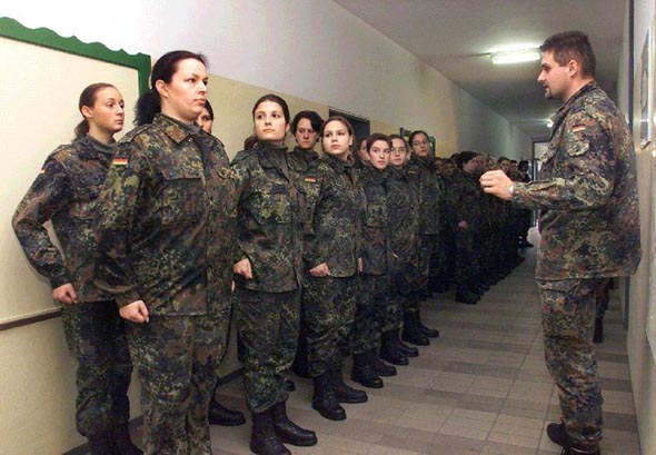 世界各國女兵如何度過“地獄訓(xùn)練”