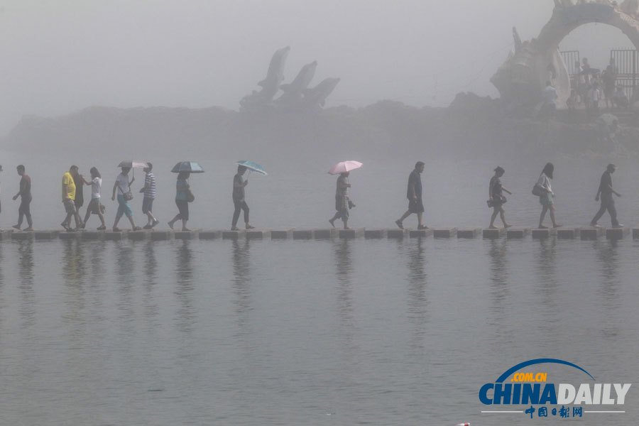 山東煙臺(tái)海濱現(xiàn)“海市蜃樓”景觀