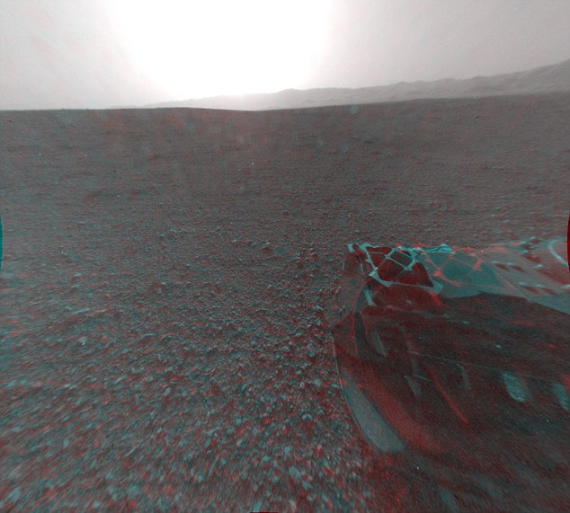 “好奇”號(hào)傳回首張火星地表3D照片 清晰展現(xiàn)蓋爾隕坑地貌