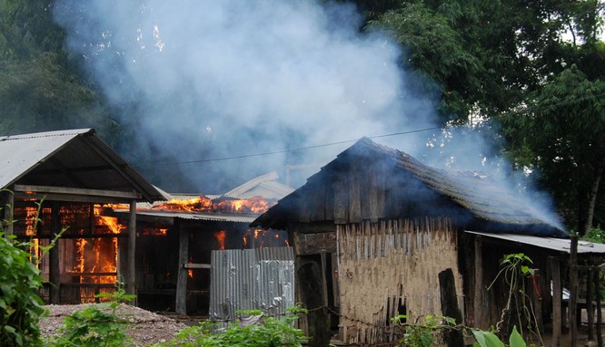印度種族沖突致近80人死、40萬(wàn)人成難民 移民問(wèn)題或是主因