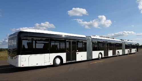 世界最長(zhǎng)公交車(chē)亮相德國(guó) 長(zhǎng)約31米能載256人
