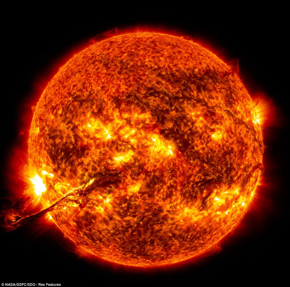 太陽(yáng)表面的“巨龍”：美衛(wèi)星拍到巨型日珥長(zhǎng)達(dá)80萬公里