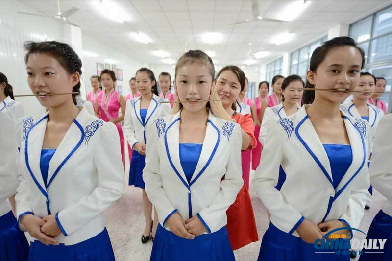 江蘇揚(yáng)州：90后志愿者“魔鬼式”訓(xùn)練迎運(yùn)博會(huì)