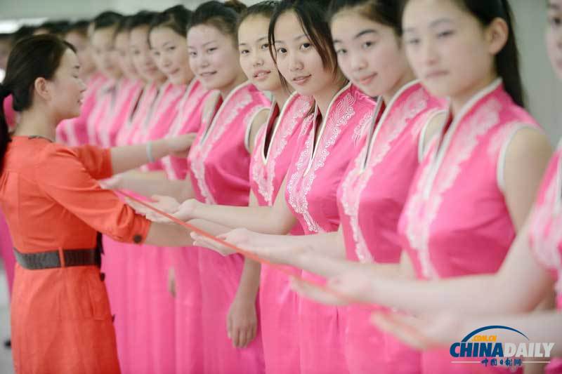 江蘇揚州：90后志愿者“魔鬼式”訓練迎運博會