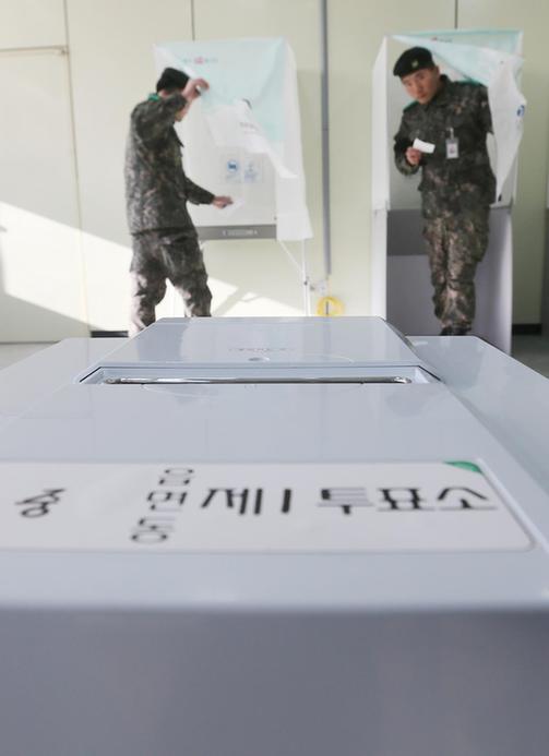 忙碌而豐富 圖說(shuō)韓國(guó)總統(tǒng)大選精彩點(diǎn)滴