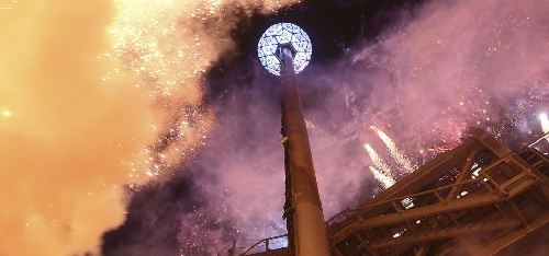 圖：悉尼炫彩焰火、時代廣場倒計時 世界各地迎喜新年