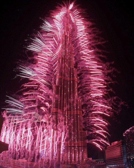 悉尼炫彩焰火、時(shí)代廣場倒計(jì)時(shí) 世界各地喜迎新年