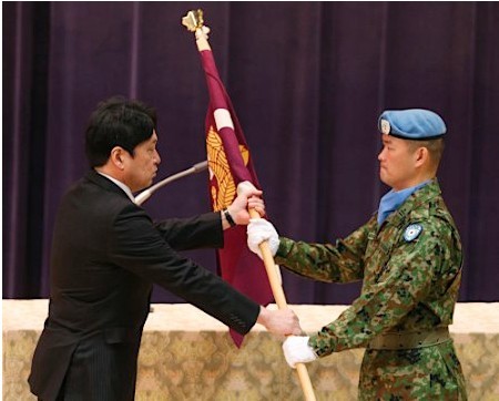 安倍豪稱：愿站在日本自衛(wèi)隊(duì)前面捍衛(wèi)國家安全