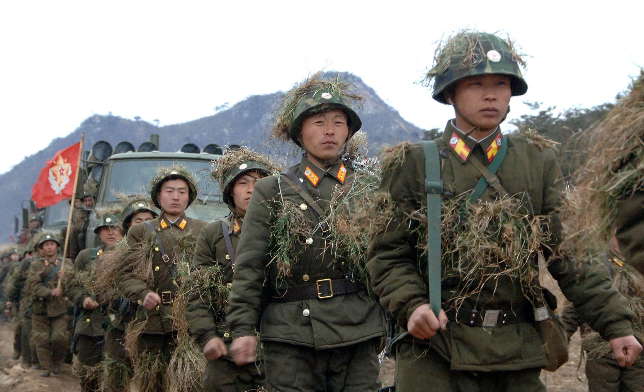 朝鮮百萬(wàn)學(xué)生自愿報(bào)名參軍 韓國(guó)調(diào)查敏感時(shí)期高官打高爾夫