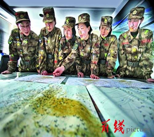 南京軍區(qū)某女子氣象班把脈風云