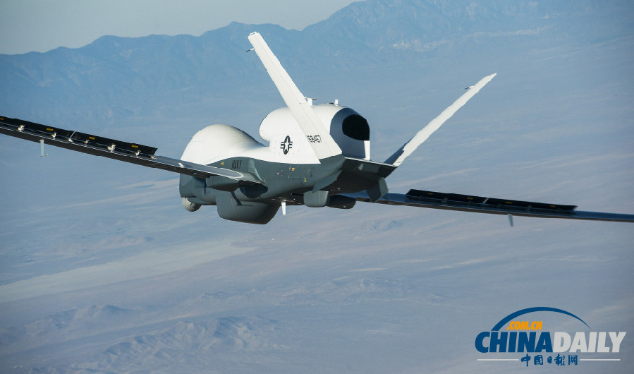 美國(guó)海軍型MQ-4C全球鷹無人偵察機(jī)成功首飛