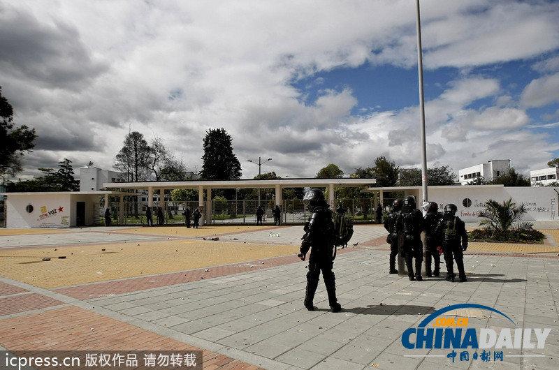 哥倫比亞全國大罷工要求下調汽油價格 引發(fā)警民沖突（組圖）