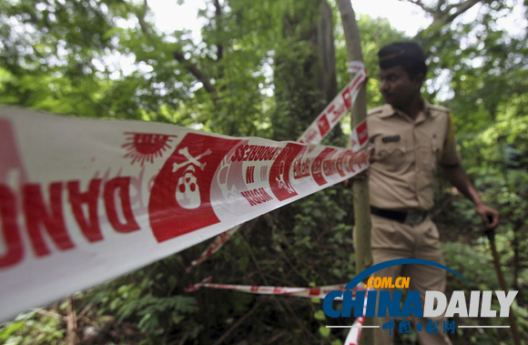 印度女?dāng)z影記者采訪時慘遭5人輪奸 警方已拘留數(shù)人