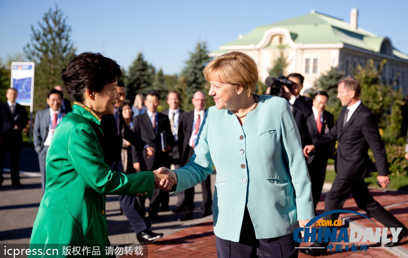 G20峰會(huì)結(jié)束 瑞典戰(zhàn)機(jī)靠近默克爾專(zhuān)機(jī)（圖）