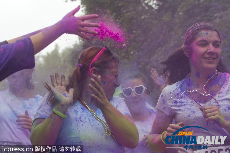  美國色彩賽跑活動(dòng) 五彩繽紛其樂無窮