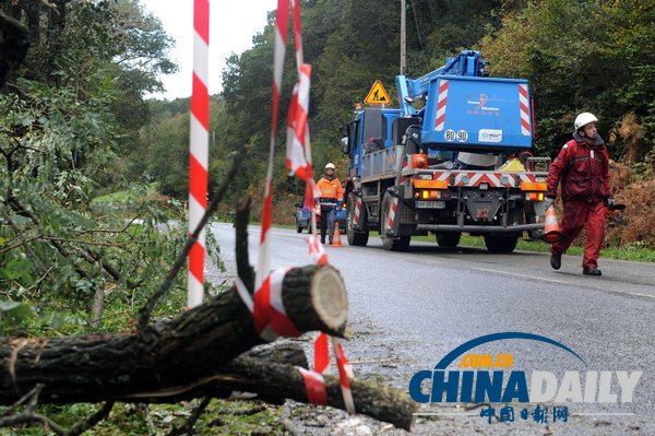歐洲多國遭遇強風(fēng)暴襲擊 十余人死亡損失慘重（組圖）